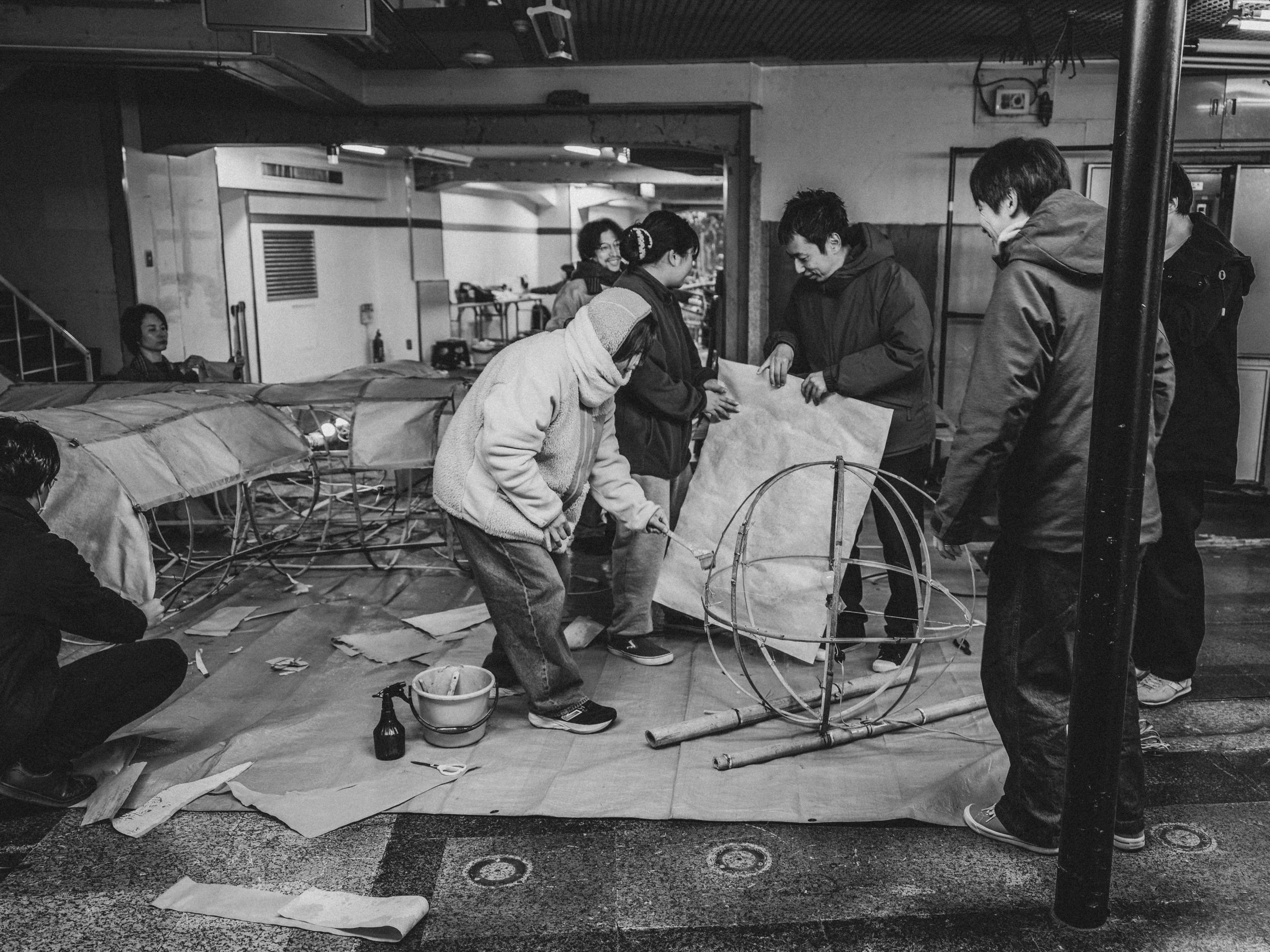 商店街での共同作業